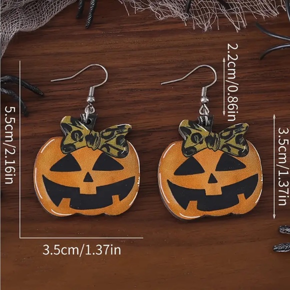🎄3/$23🎄 Polka Dot Bow Jack O Lantern Earrings - Picture 2 of 2